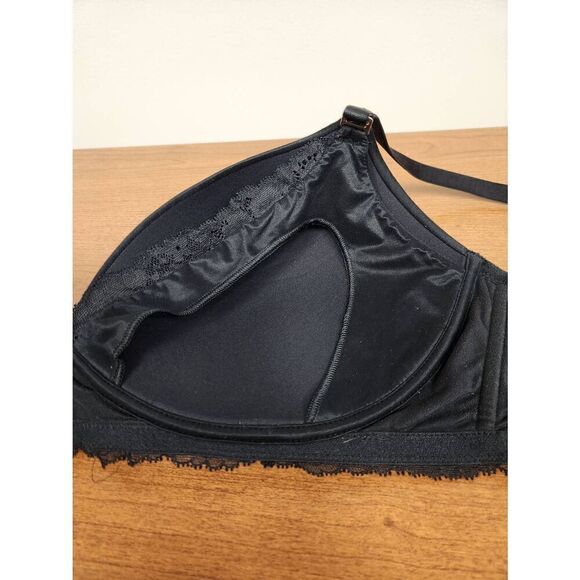 Victoria's Secret Nursing Bra. Black Lace 40D Body By Victoria Lace Wireless Nur - Picture 7 of 8